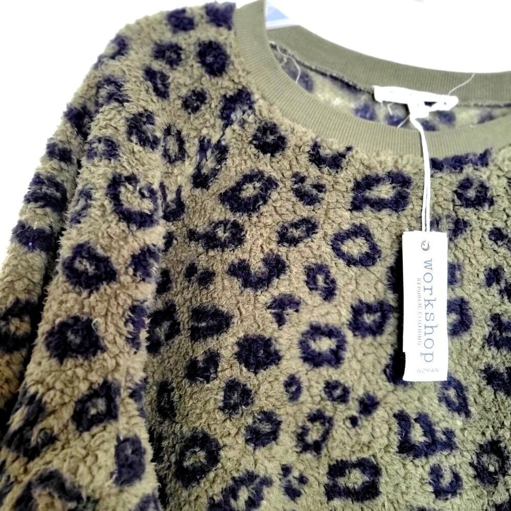 Workshop Republic Clothing Top Leopard Green Sherpa Sweatshirt Women SIze 2X - Picture 7 of 13